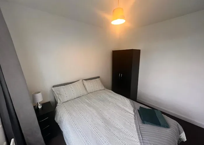 Neasden, Dollis Hill London Apartment Near Neasden Temple